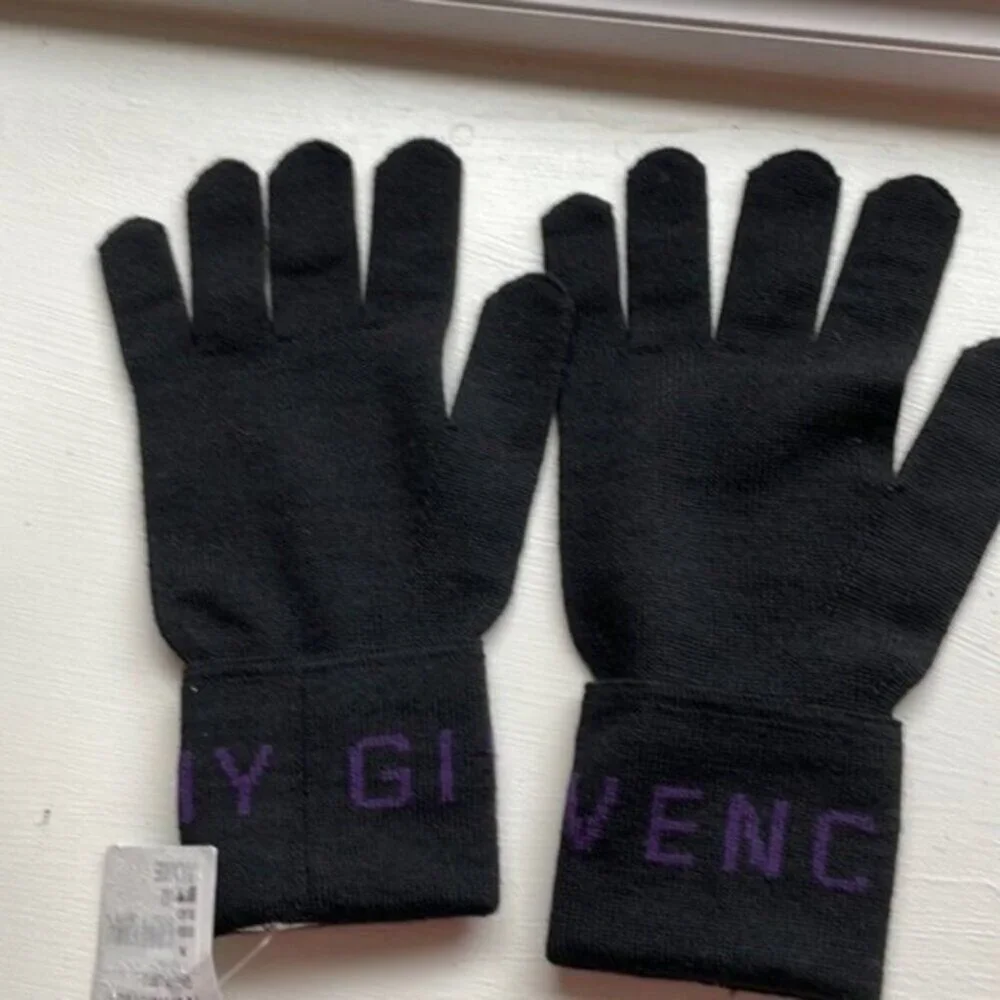 Givenchy Logo Cuff Wool Gloves black and purple